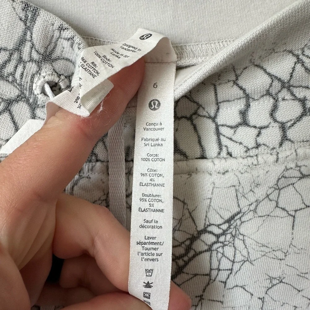 Lululemon Warm Down Jogger 7/8 Length Thread Dye White Black Size 6